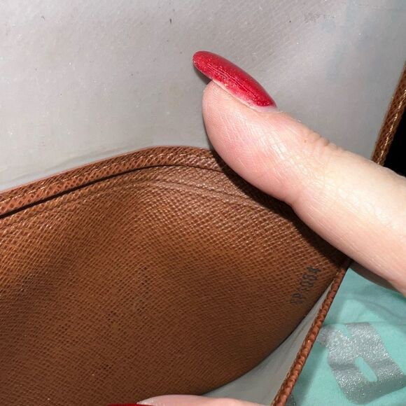 Louis Vuitton Porte 2 Cartes Vertical Brown Taiga Leather Card Case Holder - Picture 7 of 8